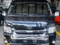 Selling Toyota Hiace 2017 in Manila-1