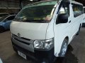 Selling White Toyota Hiace 2016 in Quezon City-3