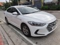 Selling White Hyundai Elantra 2018 in Quezon City-4