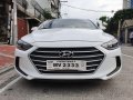 Selling White Hyundai Elantra 2018 in Quezon City-5