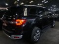 Selling Black Ford Everest 2016 in Pasig-3