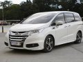 Selling White Honda Odyssey 2015 in Quezon City-9