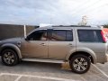 Cream Ford Everest 2012 for sale in Automatic-7