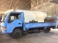 Blue Isuzu Elf 2019 for sale in Manual-2