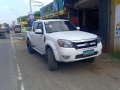 Selling White Ford Ranger 2010 in Manila-8