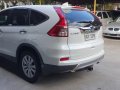 White Honda Cr-V 2017 for sale in Manila-3