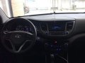 Selling White Hyundai Tucson 2016 in Manila-1