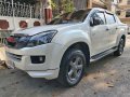 Pearl White Isuzu D-Max 2015 for sale in Pasig -9