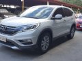 White Honda Cr-V 2017 for sale in Manila-9