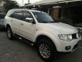 Pearl White Mitsubishi Montero 2013 for sale in Las Pinas-8