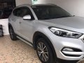 Selling White Hyundai Tucson 2016 in Manila-1