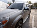 Cream Ford Everest 2012 for sale in Automatic-1