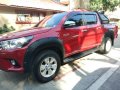 Selling Red Toyota Hilux 2017 in Makati-8