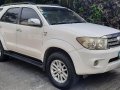 Selling White Toyota Fortuner 2018 in Manila-1