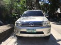 Sell Silver 2011 Toyota Fortuner in Manila-9