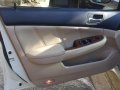 Pearl White Honda Accord 2004 for sale in Automatic-0