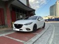 Selling White Mazda 3 2015 in Quezon City-8