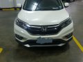 Pearlwhite 2016 Honda CR-V 2.0 S very fresh for sale in Taguig-2