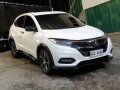 White Honda Hr-V 2018 for sale in Mandaluyong-0