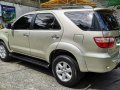 Selling Toyota Fortuner 2010 in Manila-2