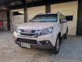 Selling Beige Isuzu Mu-X 2015 in Quezon City-7