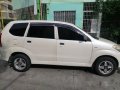 Sell White 2011 Toyota Avanza at 80000 km-2