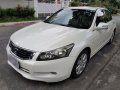 Selling White Honda Accord 2009 in Manila-1