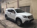 White Isuzu Mu-X 2015 Automatic Diesel for sale -8