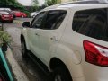 White Isuzu Mu-X 2016 for sale in Marikina-3