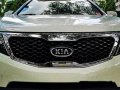 Sell White 2010 Kia Sorento in Makati -7