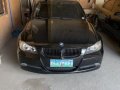 Black Bmw 320I 2008 at 87000 km for sale -0