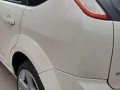Sell White 2009 Ford Focus Hatchback -18