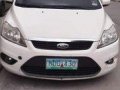 Sell White 2009 Ford Focus Hatchback -18