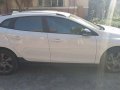 White Volvo V40 2015 Automatic for sale  -4