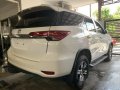 Selling White Toyota Fortuner 2018 in Quezon City-6
