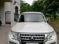 White Mitsubishi Pajero 2015 at 38000 km for sale -0