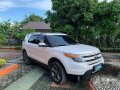 White Ford Explorer 2013 Automatic for sale-9