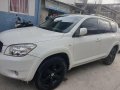 Selling White Toyota Rav4 2006 Automatic Gasoline -3