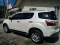 Sell White 2019 Isuzu Mu-X Automatic Diesel -12