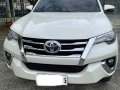 Selling Pearl White Toyota Fortuner 2018 in Manila-2