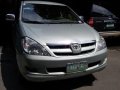 Silver Toyota Innova 2005 for sale in Quezon City -1