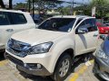 Sell White 2017 Isuzu Mu-X Manual Diesel -3