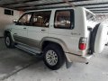 Selling White Isuzu Trooper 2004 in Quezon City -3