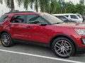 Selling Red Ford Explorer 2017 at 8000 km-2