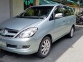 Silver Toyota Innova 2005 for sale in Quezon City -1