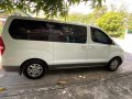 Selling White Hyundai Grand starex 2012 in Manila-8