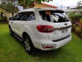 White Ford Everest 2015 for sale in Bautista-6