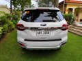 White Ford Everest 2015 for sale in Bautista-4