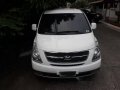 White Hyundai Grand starex 2014 for sale in Manila-1