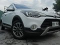 Selling White Hyundai I20 2016 in Manila-8